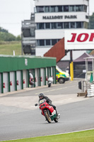 Vintage-motorcycle-club;eventdigitalimages;mallory-park;mallory-park-trackday-photographs;no-limits-trackdays;peter-wileman-photography;trackday-digital-images;trackday-photos;vmcc-festival-1000-bikes-photographs